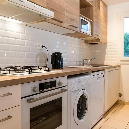 Marie Diane - Laurier Des Mers Проприано